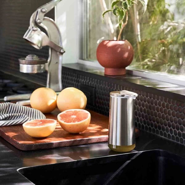 Hall automaatne terasest seebidosaator 266 ml - simplehuman-image-4