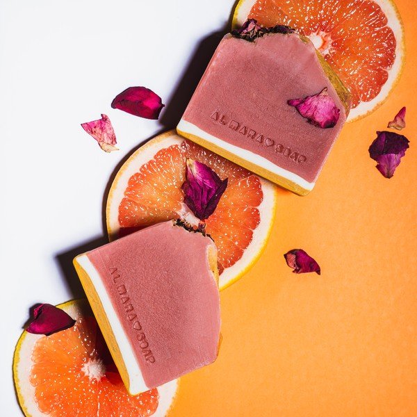 Käsitsi valmistatud seep Růžový grep - Almara Soap-image-1