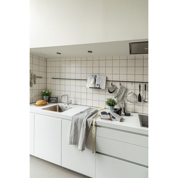 Eesriie Sherlock - Tiseco Home Studio-image-1