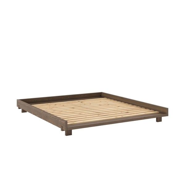 Pruun kaheinimesevoodi männipuidust liistudega 180×200 cm Social – Karup Design