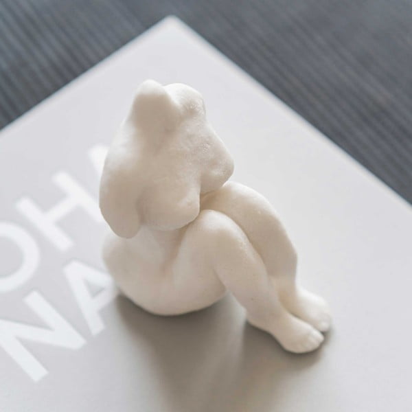 Polüresiinist kujuke (kõrgus 14 cm) Sitting Woman - Mette Ditmer Denmark-image-2