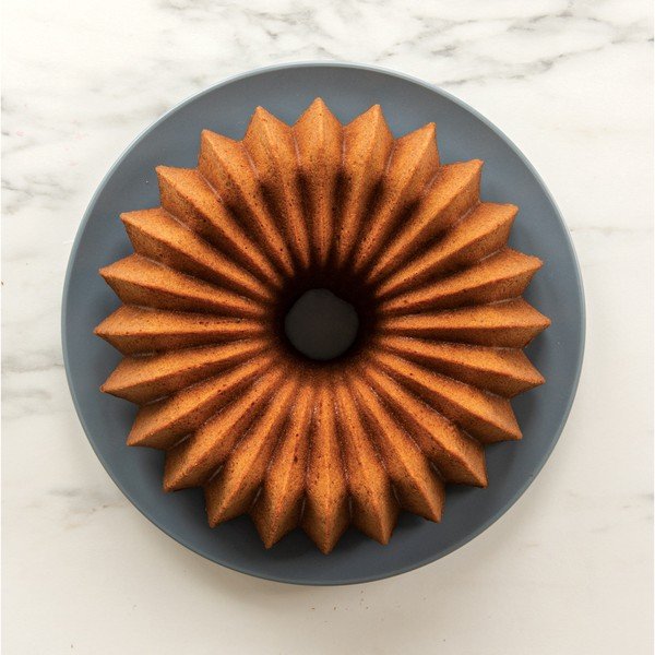 Forma na bábovku ve zlaté barvě Nordic Ware Brilliance, 2,4 l-image-1