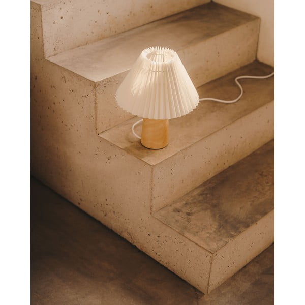 Beež kummipuidust lauavalgusti tekstiilist varjuga (kõrgus 33 cm) Benicarlo - Kave Home-image-1