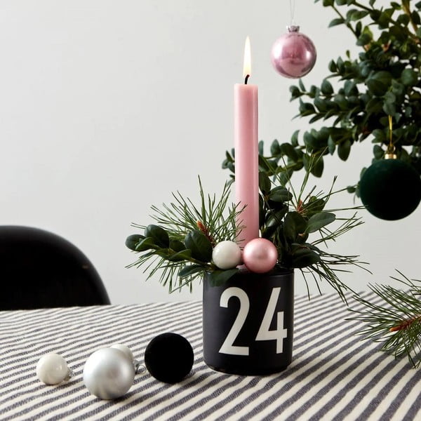 Must portselanist küünlajalg - Design Letters-image-3