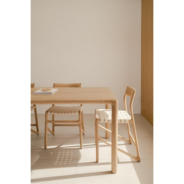 Valge istmega söögitool, mis on valmistatud täispuidust tammepuust. Fawn - Gazzda-image-1