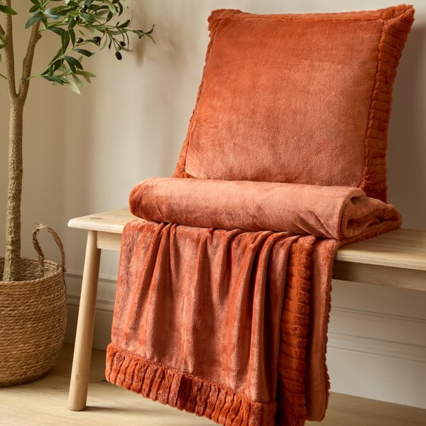 Mikroplüüsist dekoratiivpadi 55x55 cm Velvet and Faux Fur - Catherine Lansfield-image-3