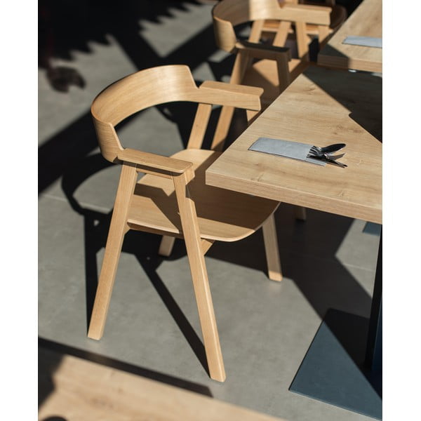 Tammepuidust söögitool koos käetugedega Flip – Gazzda-image-1