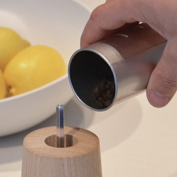 Mustast tammest vürtsimeski Kiki - Wireworks-image-1