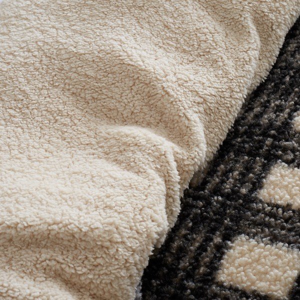 Must ja kreemjas mikrofliisist kaheinimese voodipesu 200x200 cm Cosy Borg Sherpa - Catherine Lansfield-image-4