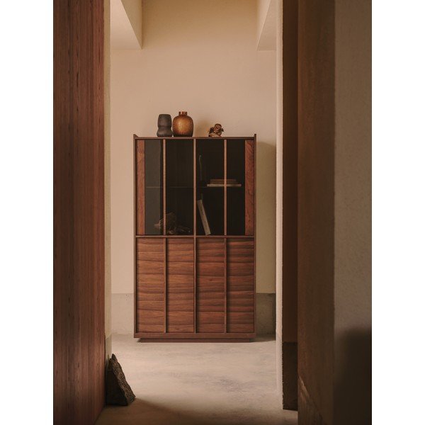 Pruun pähklipuidu spoonist vitriinkapp 100x170x40 cm Onix - Kave Home-image-1