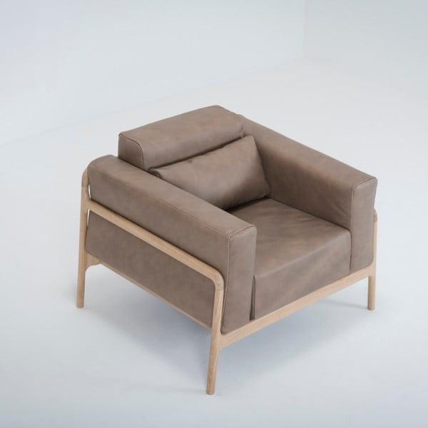 Helepruun pühvlinahast tugitool, mille konstruktsioon on valmistatud täispuidust tammest. Fawn - Gazzda-image-1