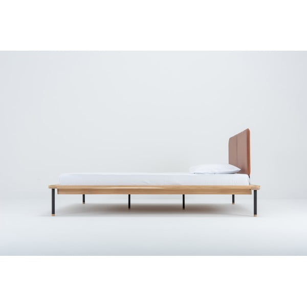 Pruun/füüsiline tammepuust kaheinimesevoodi koos võrega 160x200 cm Fina - Gazzda-image-3