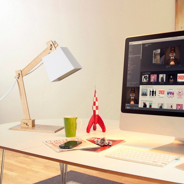 Bílá stolní lampa s dřevěnou konstrukcí SULION Erasmo-image-1