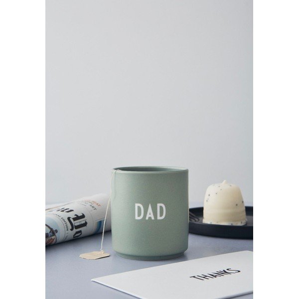 Heleroheline portselanist kruus 300 ml Dad – Design Letters-image-3
