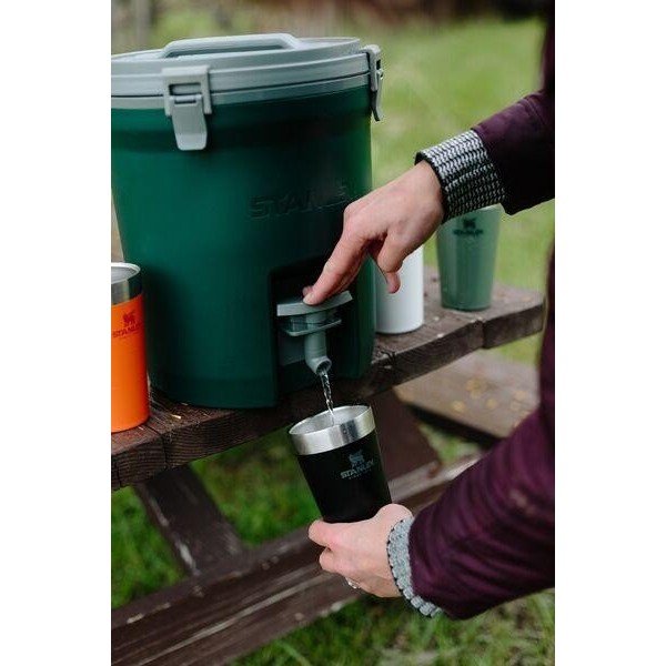 7,5 l jooginõu Fast-Flow Water Jug Black 2.0 - Stanley-image-1