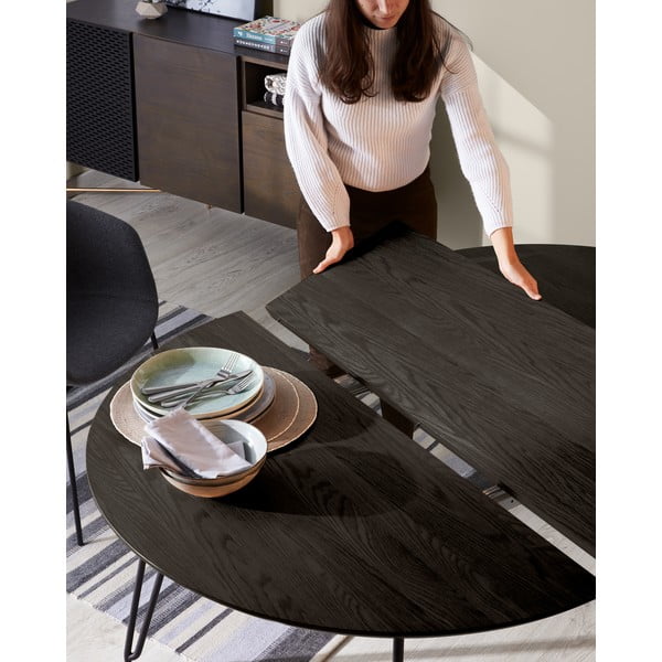 Tumepruun ümmargune pikendatav tuhapuidust plaadiga söögilaud ø 120 cm Norfort – Kave Home-image-2