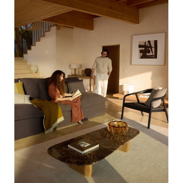 Must puidust/polsterdamata tugitool Derile - Kave Home-image-1