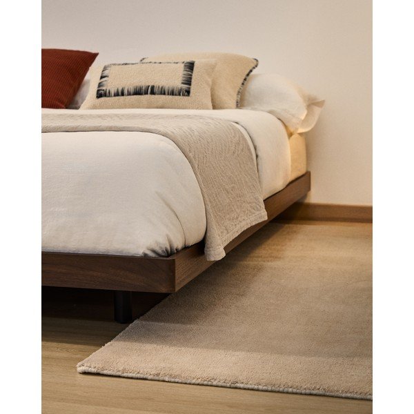 Pruun kasepuidust kaheinimesevoodi ilma peatsita ja voodipõhjaga 180x200 cm Norlen - Kave Home-image-1