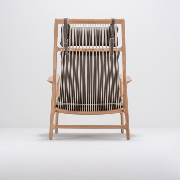 Massiivse tammepuust konstruktsiooniga ja halli pühvlinahast istmega tugitool Dedo - Gazzda-image-3