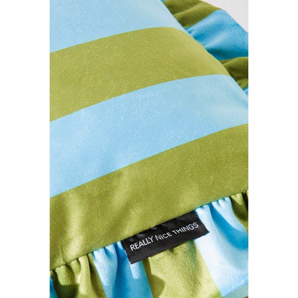 Sametist dekoratiivpadi 55x55 cm - Really Nice Things-image-1