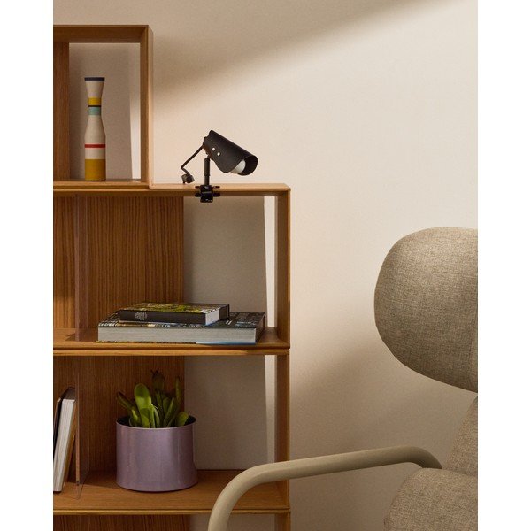 Must metallist klambriga laualamp (kõrgus 16 cm) Jula - Kave Home-image-2