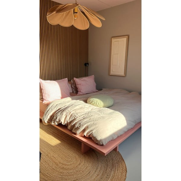 Heleroosa männipuidust kaheinimesevoodi koos voodipõhjaga 180x200 cm Japan - Karup Design-image-1