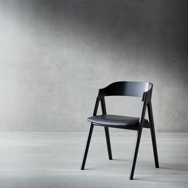 Hammeli must tammepuust söögitool nahkistmega Findahl by Hammel Mette - Hammel Furniture-image-1