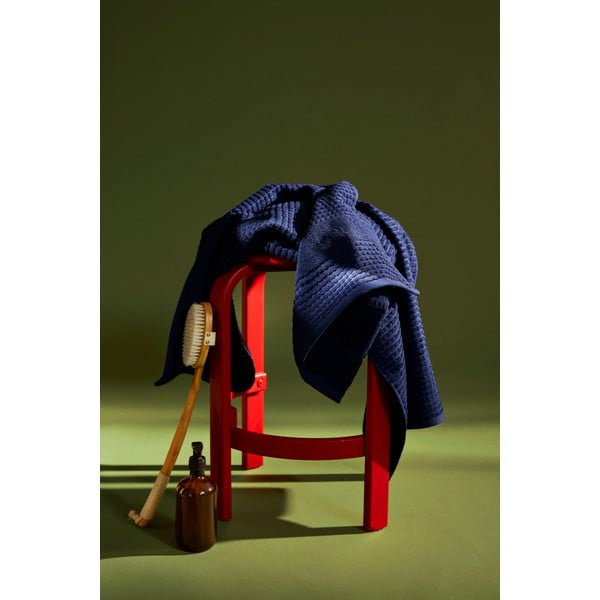 Tumesinine orgaanilisest puuvillast froteerätik 70x140 cm Check - JUNA-image-1