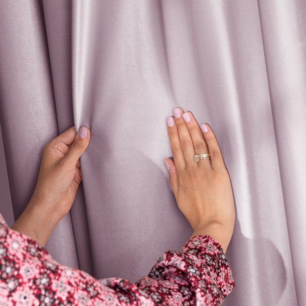 Heleroosa sametist dimout-kardin 140 × 270 cm Pleat – Restilo-image-4