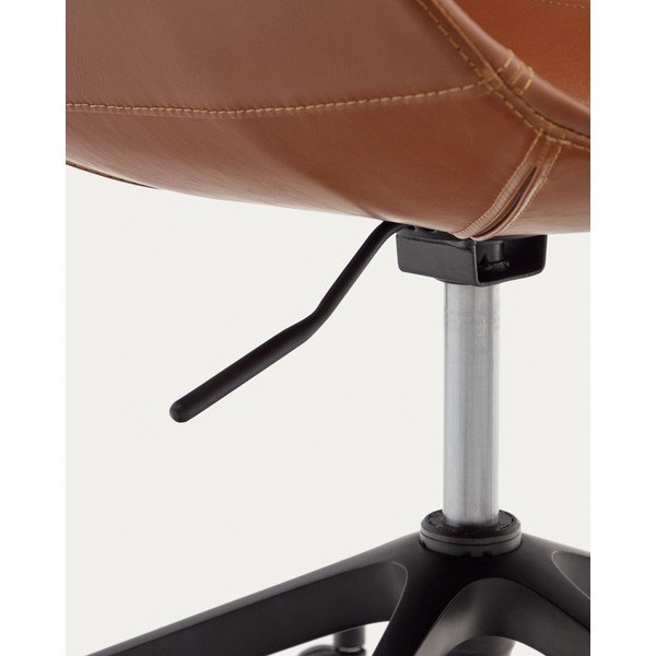 Konjakipruun kunstnahast kontoritool Tissiana – Kave Home-image-1