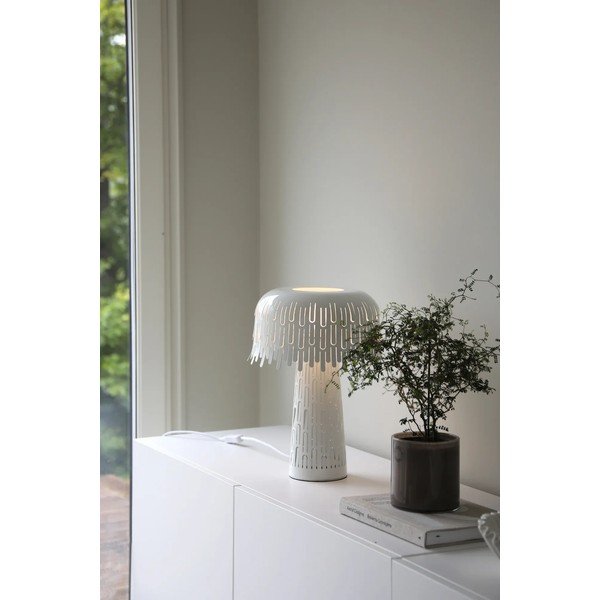 Valge lauavalgusti metallist varjuga (kõrgus 38 cm) Verbera - Markslöjd-image-1