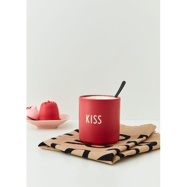 Punane portselanist kruus, 300 ml Kiss - Design Letters-image-1