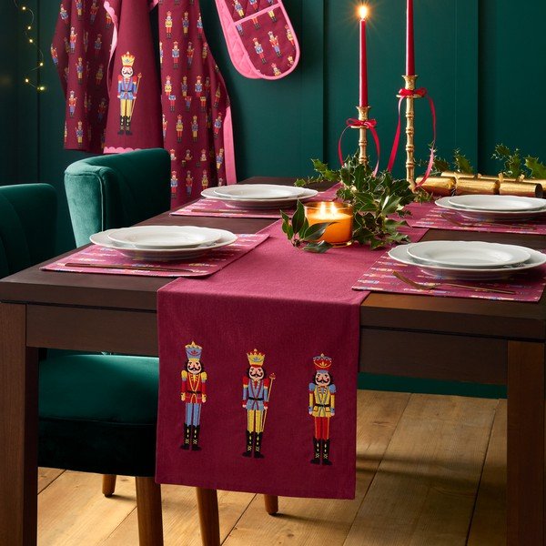Puuvillane laualinik jõulumotiiviga 220x32 cm Christmas Nutcracker - Catherine Lansfield-image-1