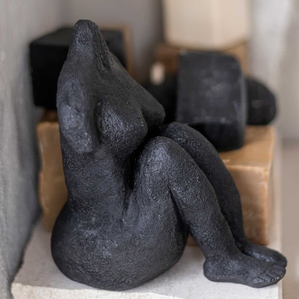 Polüresiinist kujuke (kõrgus 14 cm) Sitting Woman - Mette Ditmer Denmark-image-2