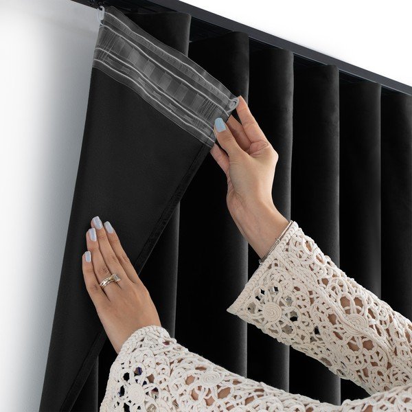 Must sametist pimendav kardin 200x250 cm Velto - Filumi-image-4