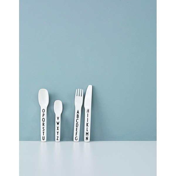 4-osaline valgete laste söögiriistade komplekt - Design Letters-image-3