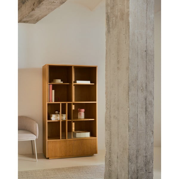 Tammespoonist lükandustega vitriinkapp 100x174x40 cm Helvine - Kave Home-image-1