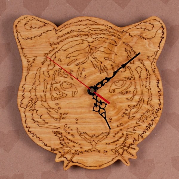 Dřevěné hodiny Tygr