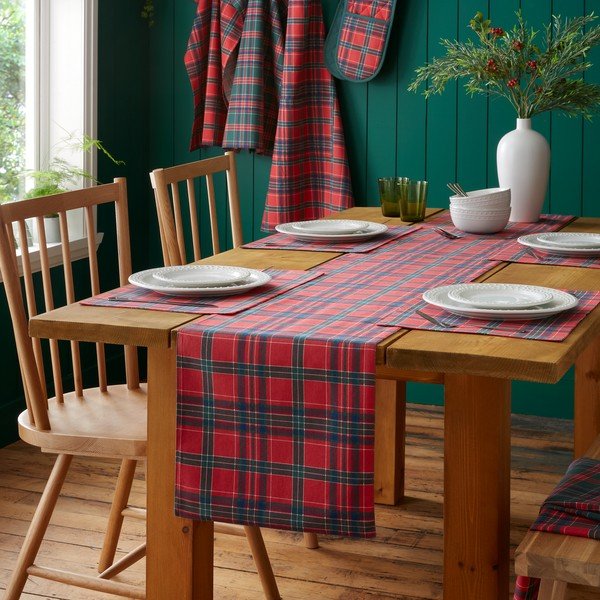 Puuvillane laualinik jõulumotiiviga 220x32 cm Christmas Tartan Check - Catherine Lansfield-image-1