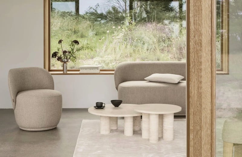 Soft Luxury trend: kuidas mööblis kivi ja puitu ühendada